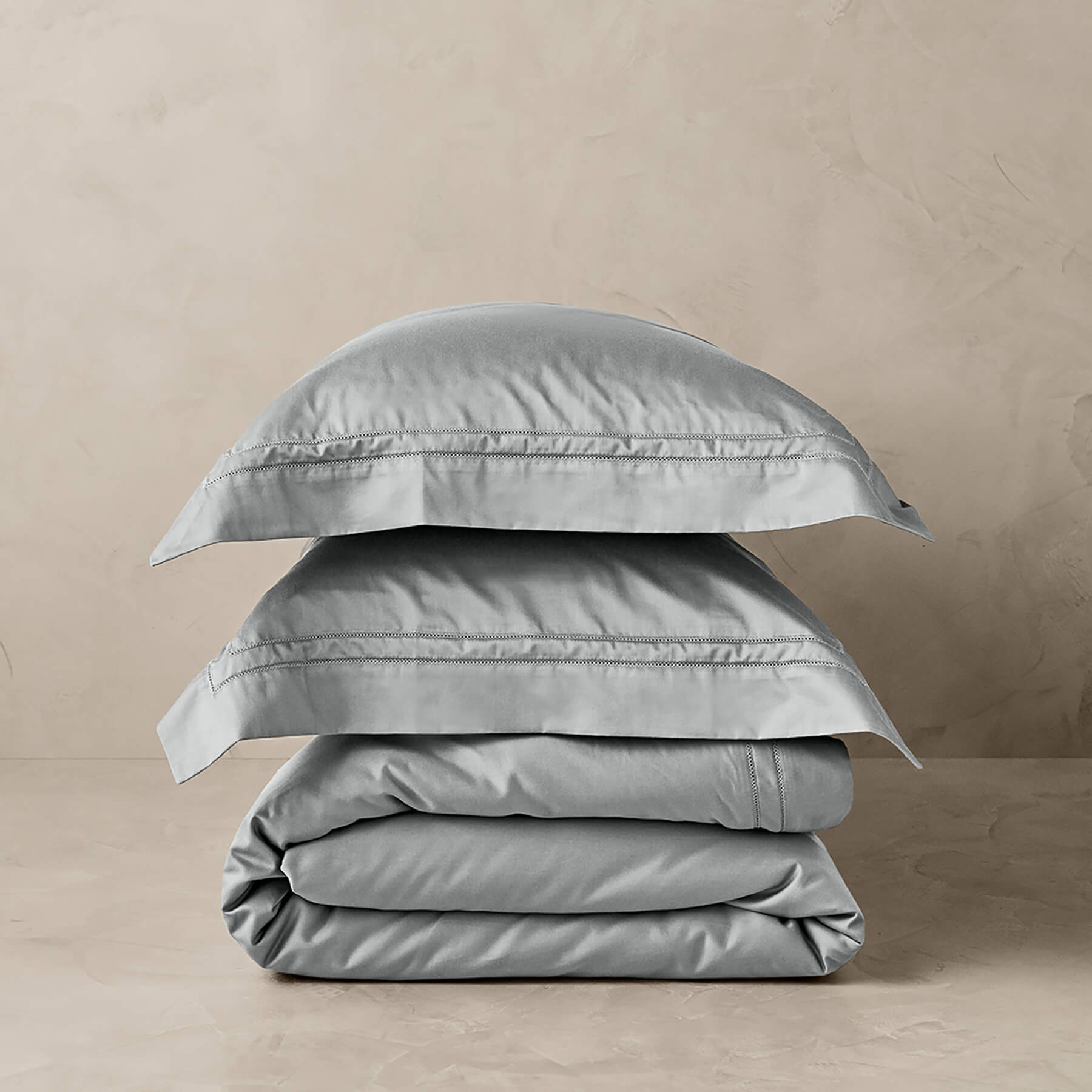 Kings & Queens Egyptian Cotton Classic Hemstitch Duvet Cover Set in Cloud Bedding Set