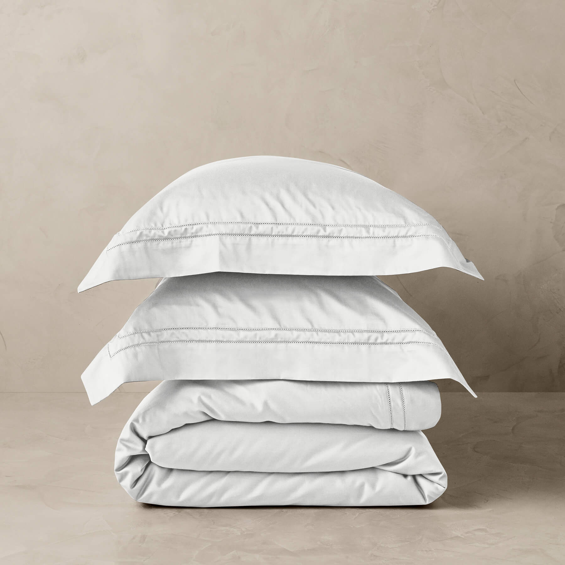 Kings & Queens Egyptian Cotton Classic Hemstitch Duvet Cover Set in White Bedding Set