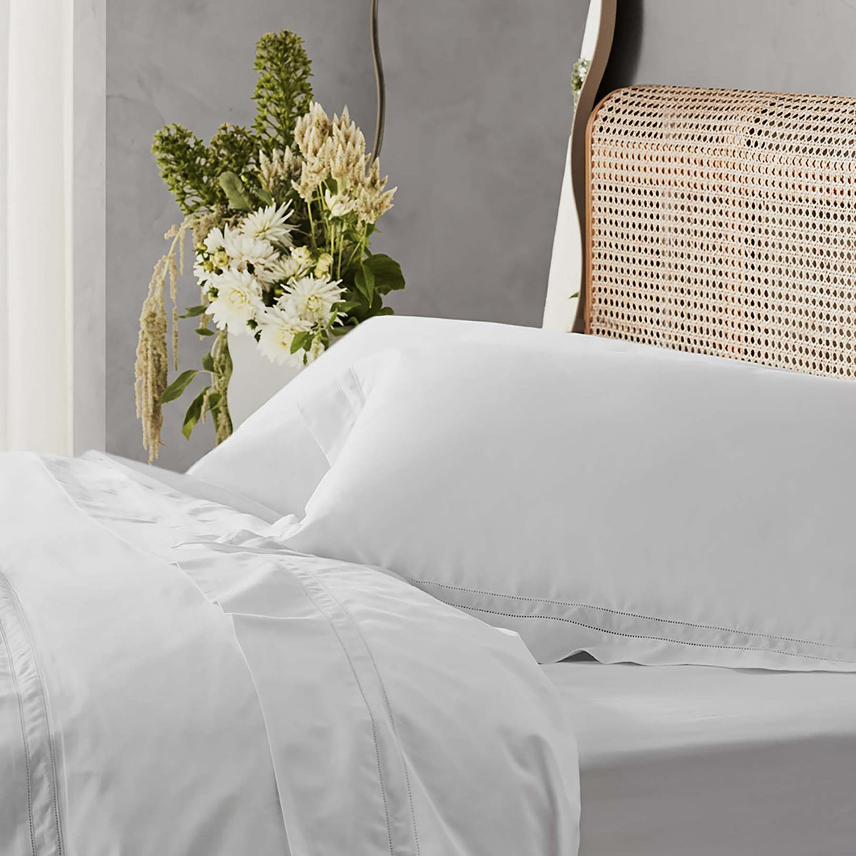 Kings & Queens Egyptian Cotton Classic Hemstitch Starter Bundle Set in White Side View