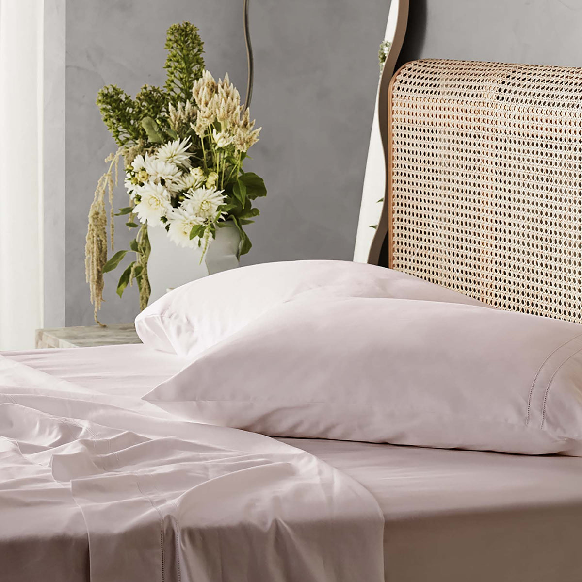 Kings & Queens Egyptian Cotton Classic Hemstitch Sheet Set in Rose Side View