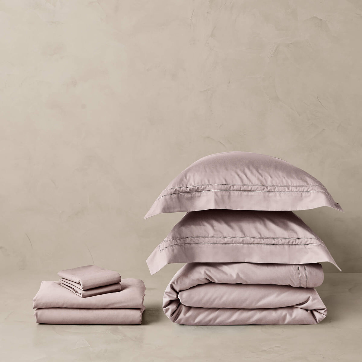 Kings & Queens Egyptian Cotton Classic Hemstitch Supreme Bundle Set in Rose Bedding Set