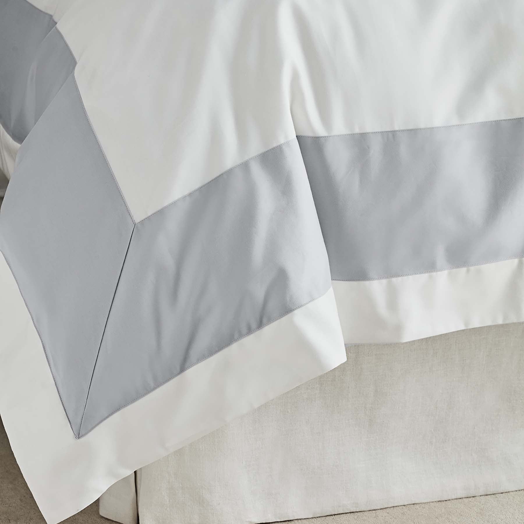 Kings & Queens Egyptian Cotton Signature Cuff Starter Bundle Set in Cloud Fabric Detail
