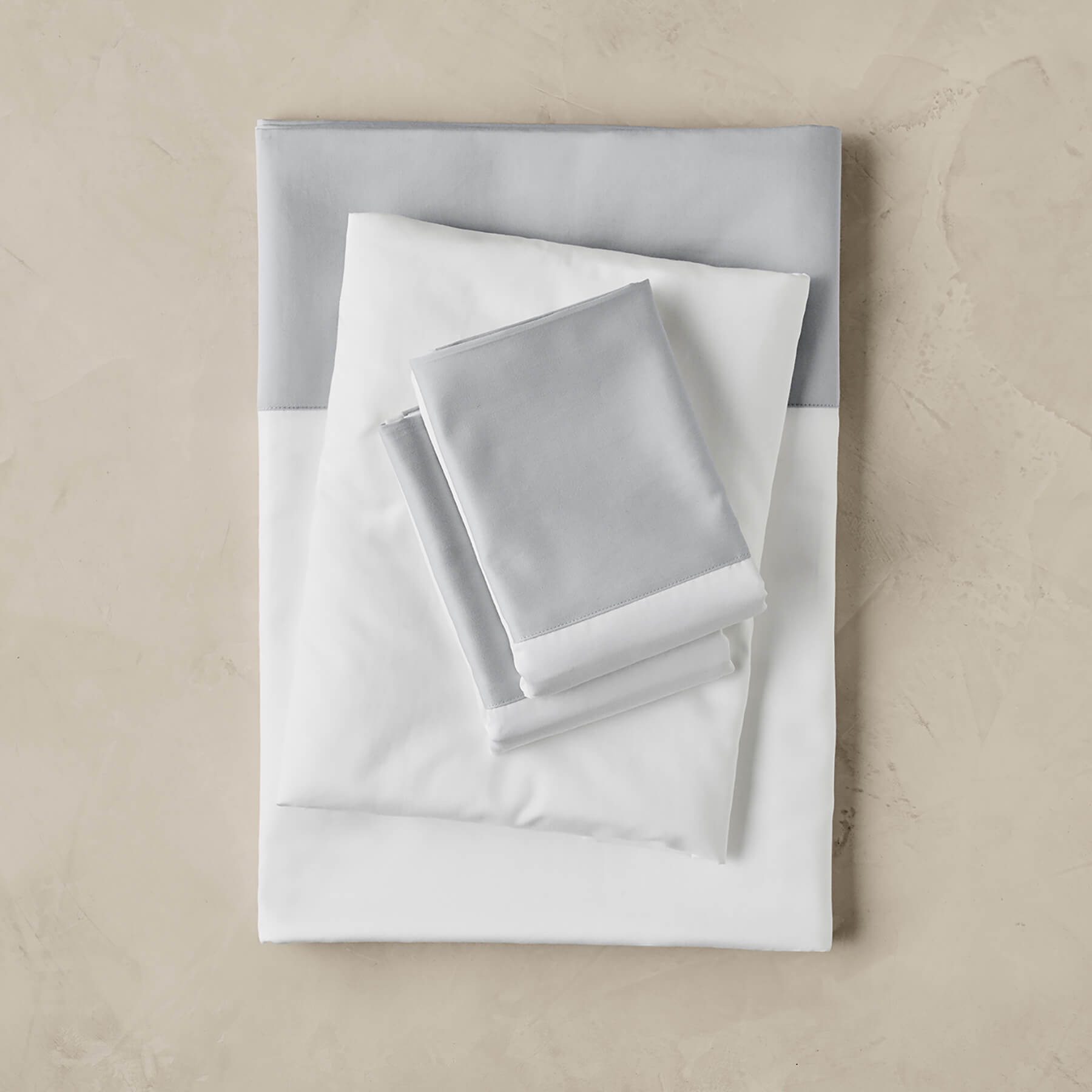 Kings & Queens Egyptian Cotton Signature Cuff Sheet Set in Cloud Bedding Set