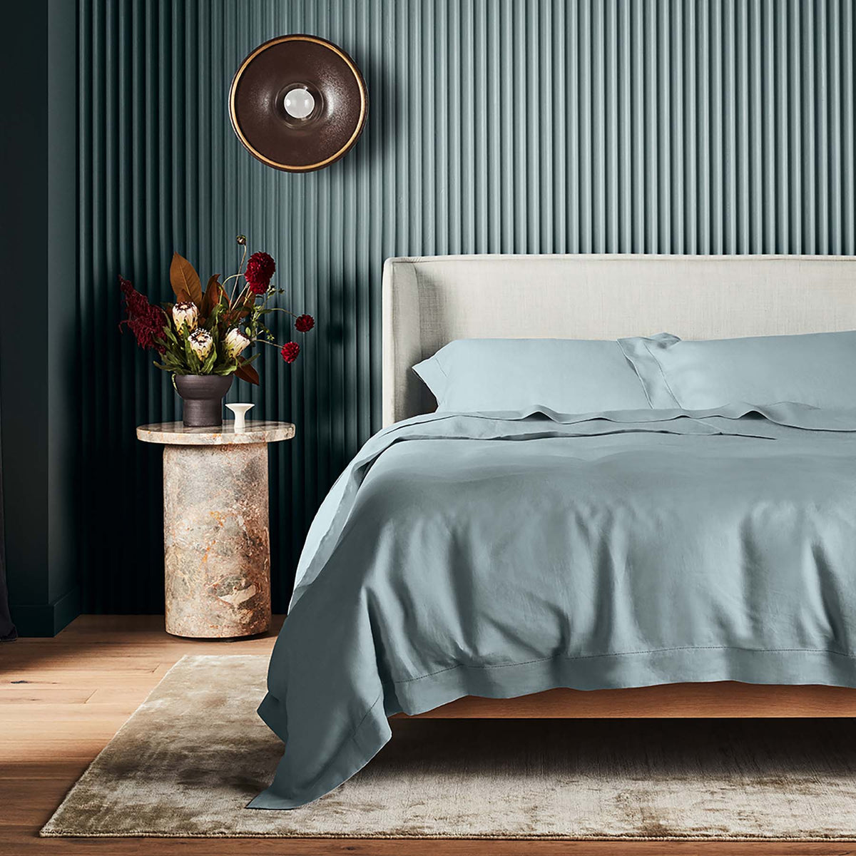 Kings & Queens Vintage Linen Duvet Cover Set in Lake Front View