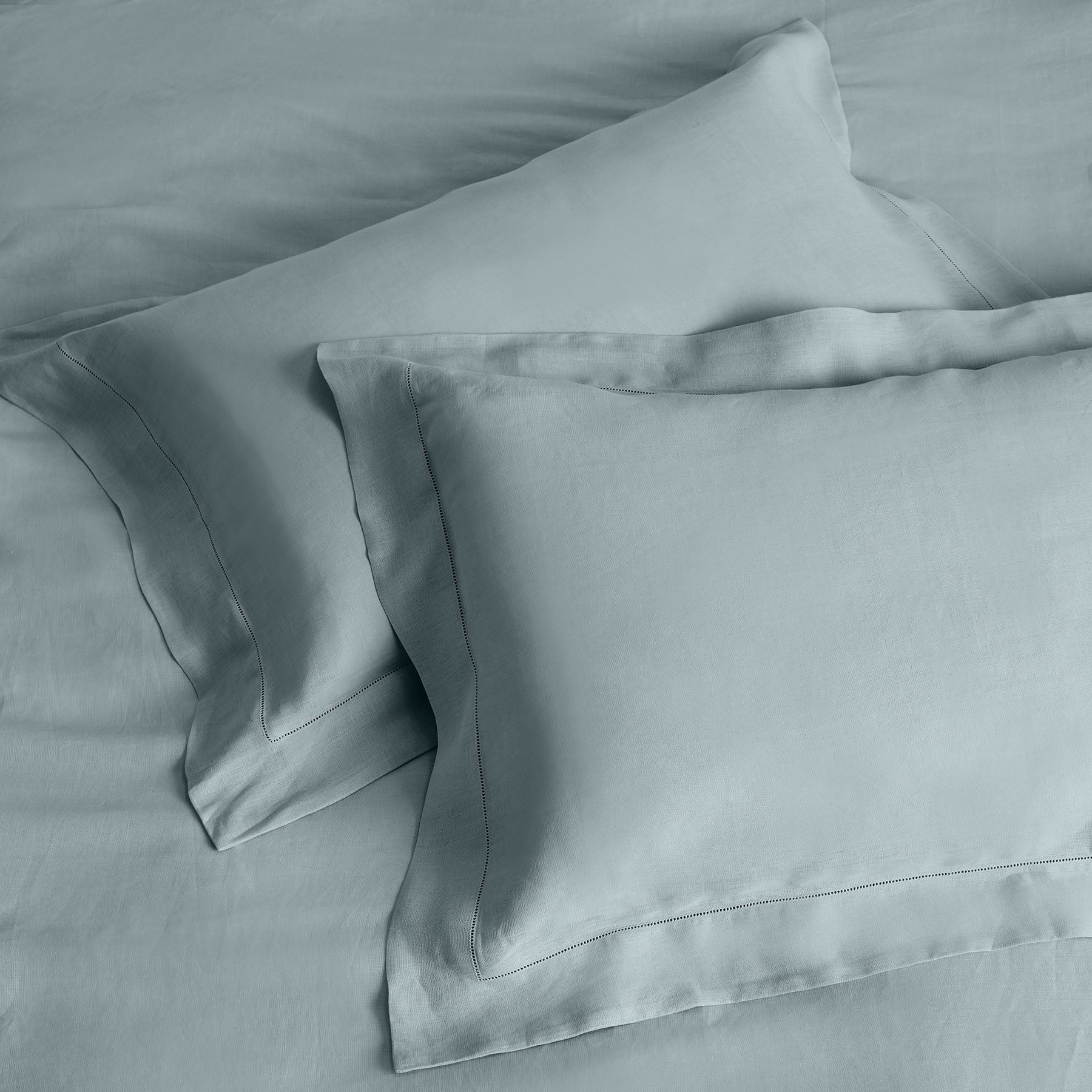 Kings & Queens Vintage Linen Supreme Bundle Set in Lake Pillowcase Sham Set