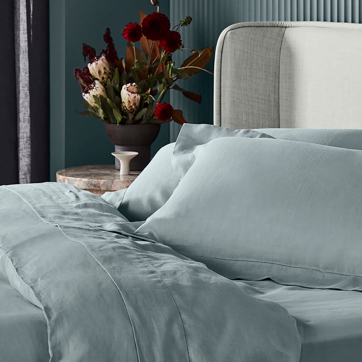 Kings & Queens Vintage Linen Duvet Cover Set in Lake Side View