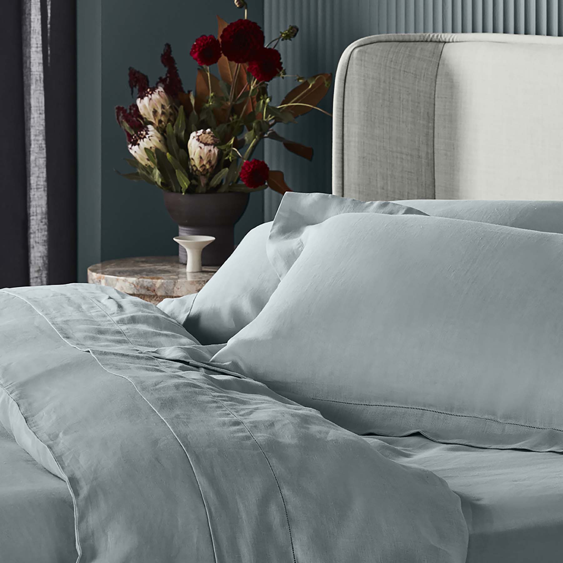 Kings & Queens Vintage Linen Supreme Bundle Set in Lake Side View Duvet