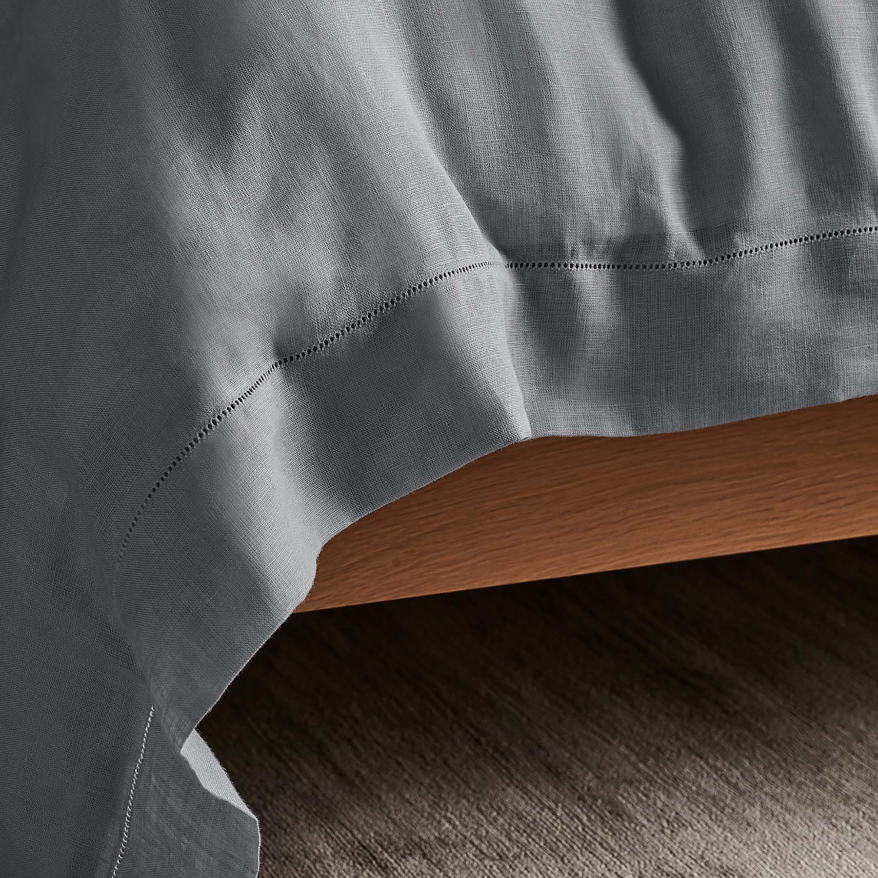 Kings & Queens Vintage Linen Supreme Bundle Set in Night Fabric Detail Duvet