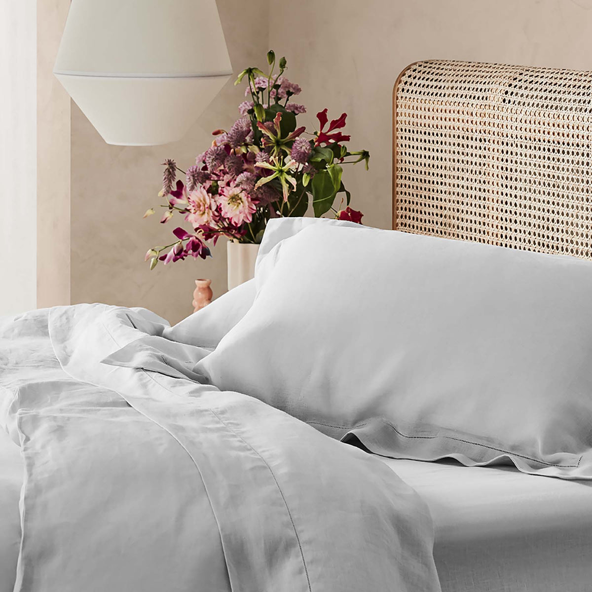 Kings & Queens Vintage Linen Supreme Bundle Set in White Side View Duvet