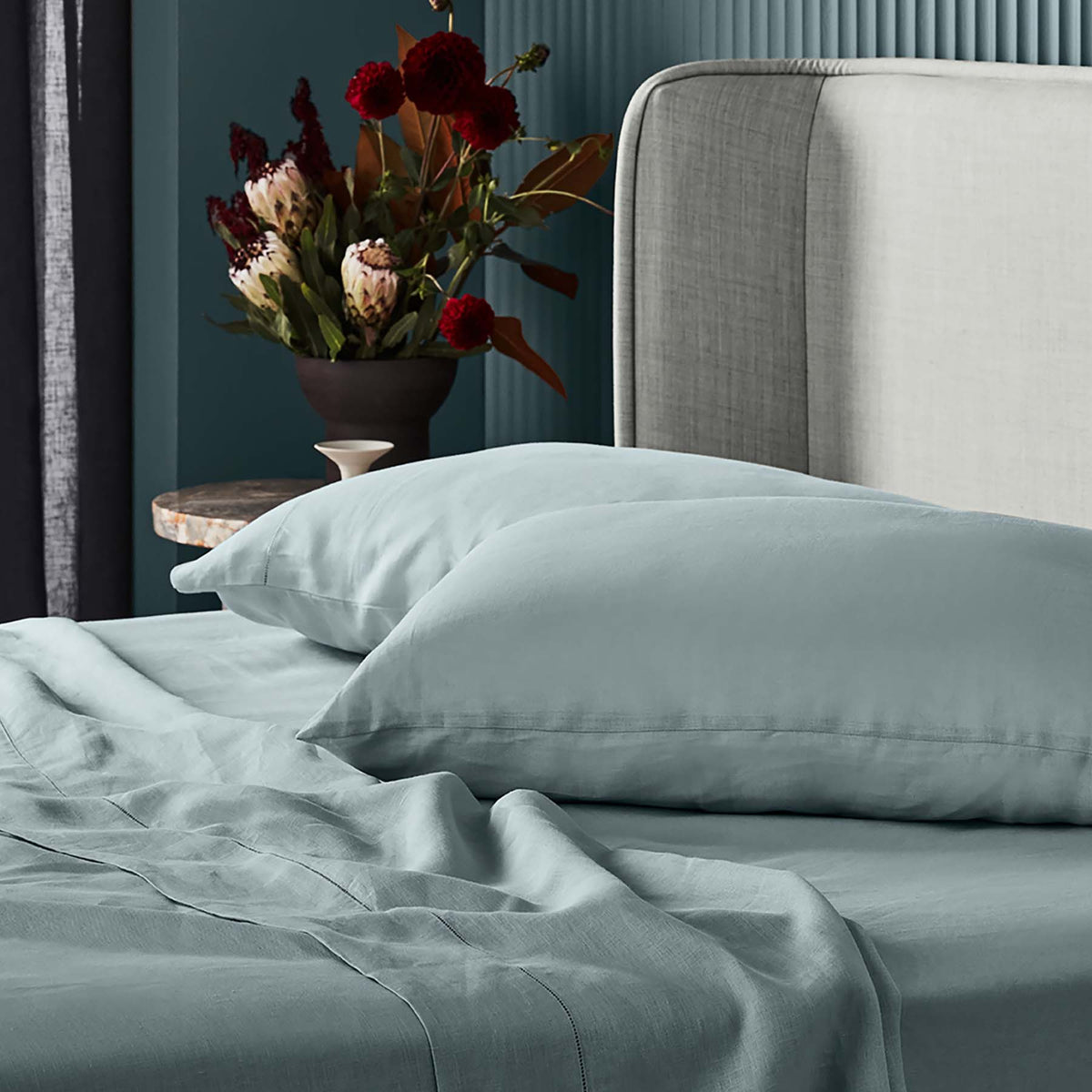 Kings & Queens Vintage Linen Sheet Set in Lake Side View