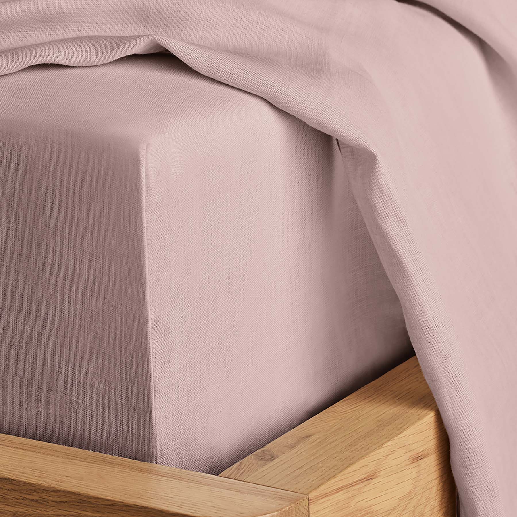 Kings & Queens Vintage Linen Supreme Bundle Set in Mauve Fitted Sheet