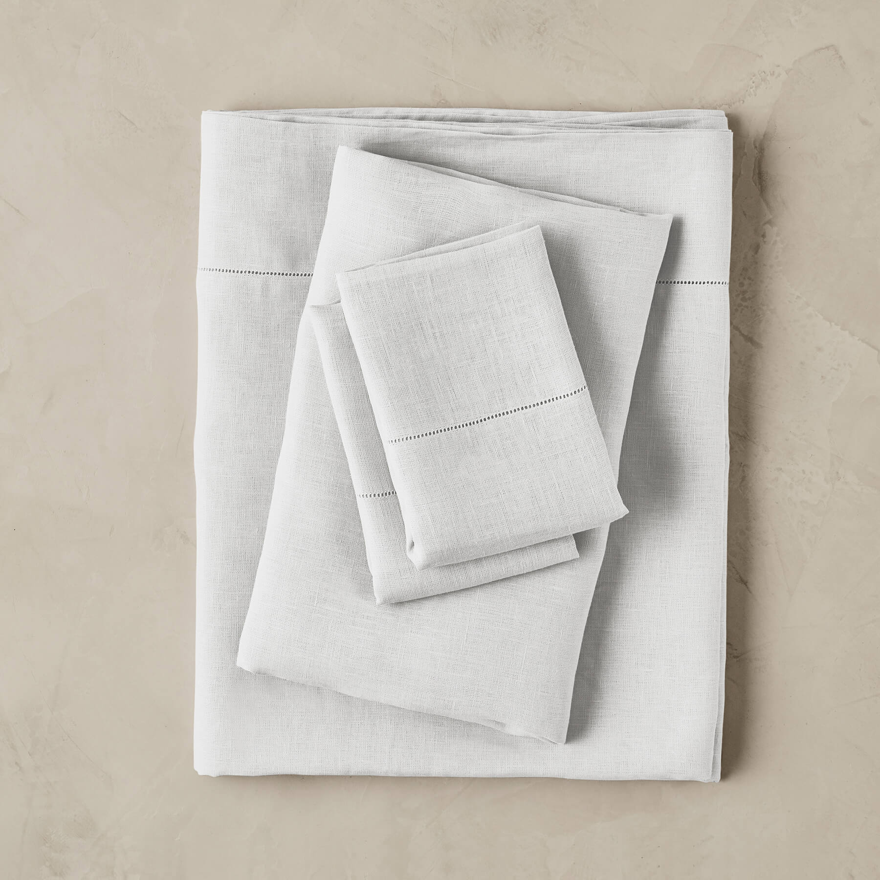 Kings & Queens Vintage Linen Sheet Set in White Bedding Set