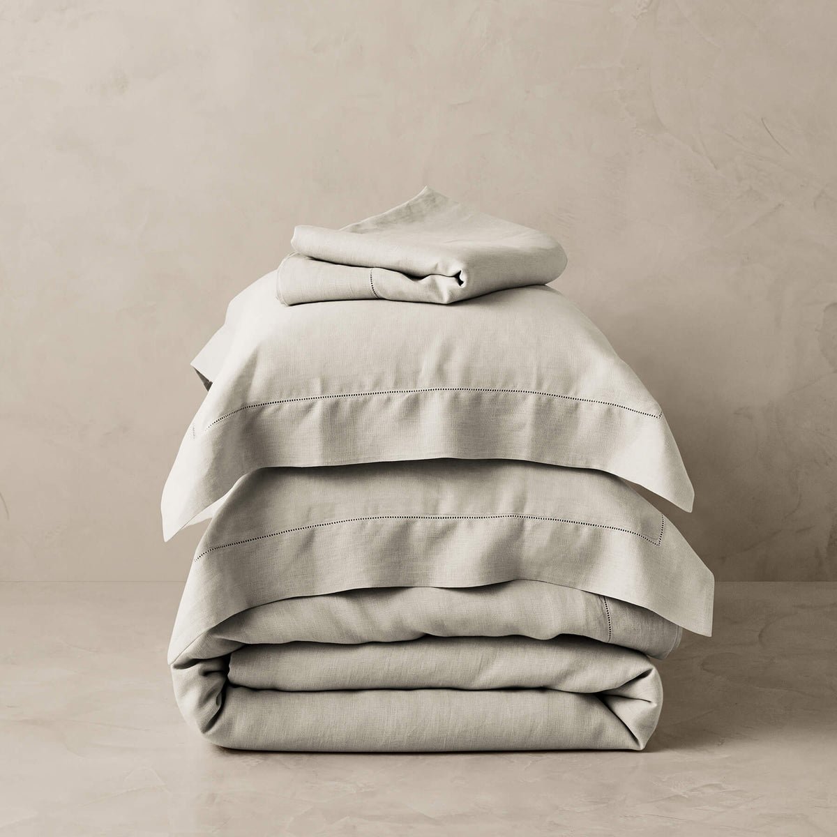 Kings & Queens Vintage Linen Starter Bundle Set in Parchment Bedding Set