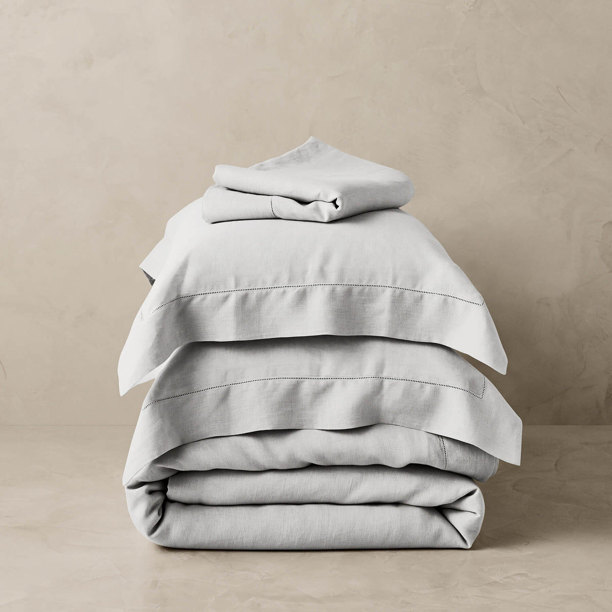 Kings & Queens Vintage Linen Starter Bundle Set in White Bedding Set