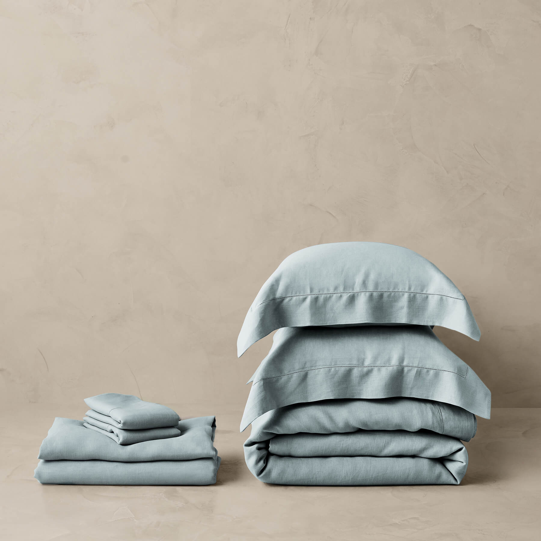 Kings & Queens Vintage Linen Supreme Bundle Set in Lake Bedding Set