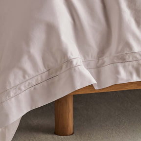 Kings & Queens Egyptian Cotton Classic Hemstitch Starter Bundle Set in Rose Fabric Detail