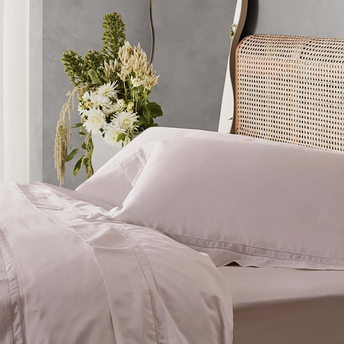 Kings & Queens Egyptian Cotton Classic Hemstitch Supreme Bundle Set in Rose Side View Duvet